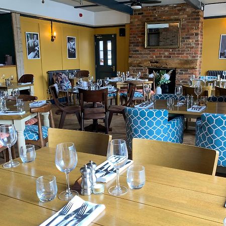 The Kings Head Inn, Home Of The Acle Steak 外观 照片